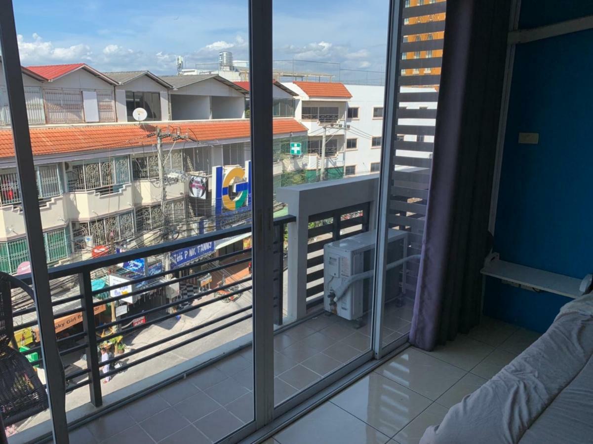 Retox Hotel Pattaya Exterior foto
